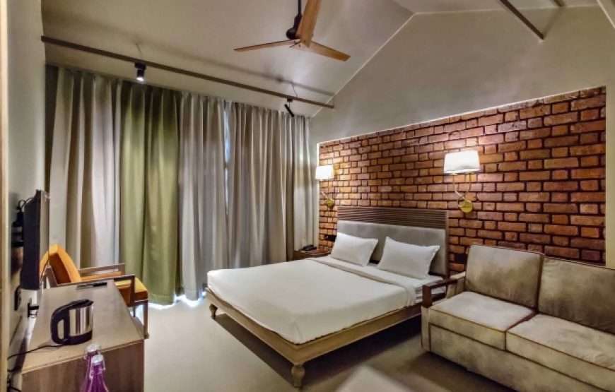 PREMIUM ROOM WITH BALCONY