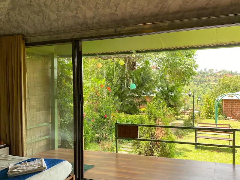 Garden View Cottage with Swimming pool