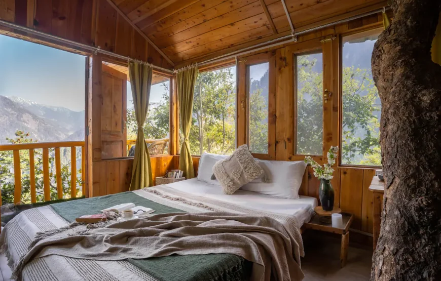 Whispering Pines Cottages – TreeHut