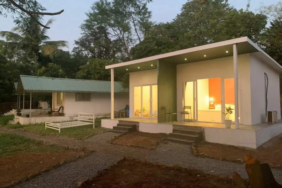 Chic and Modern Lakeside Cottage