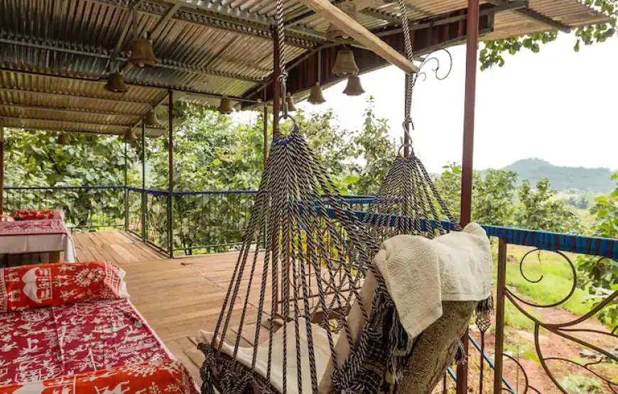 Riverfront Treehouse