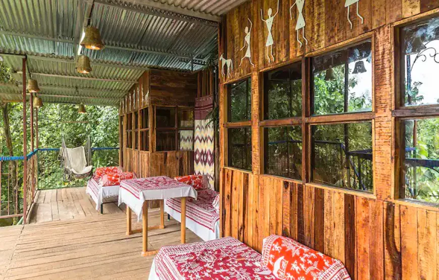 Riverfront Treehouse